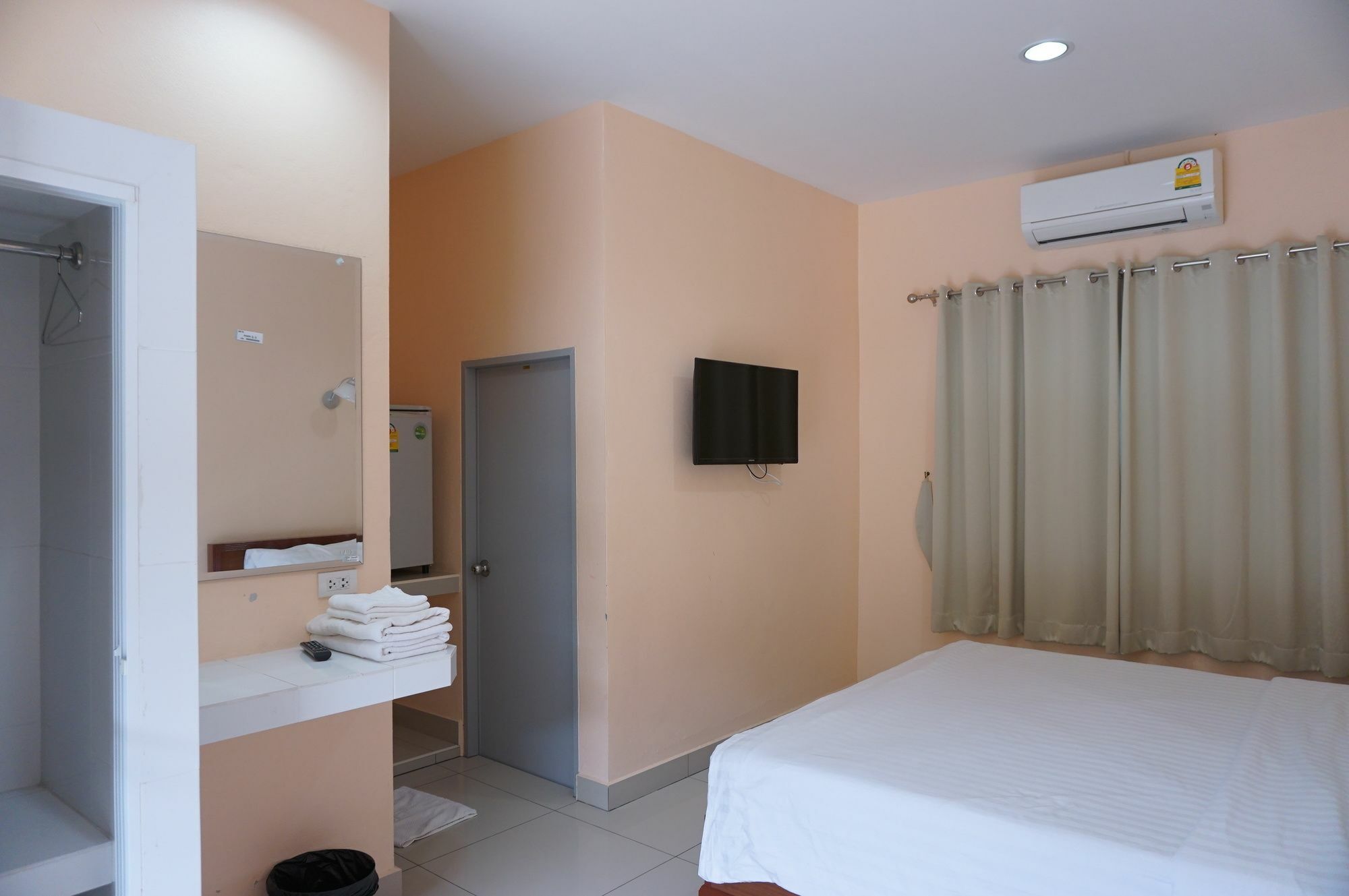 Jirasin Hotel & Apartment Ranong Exterior photo
