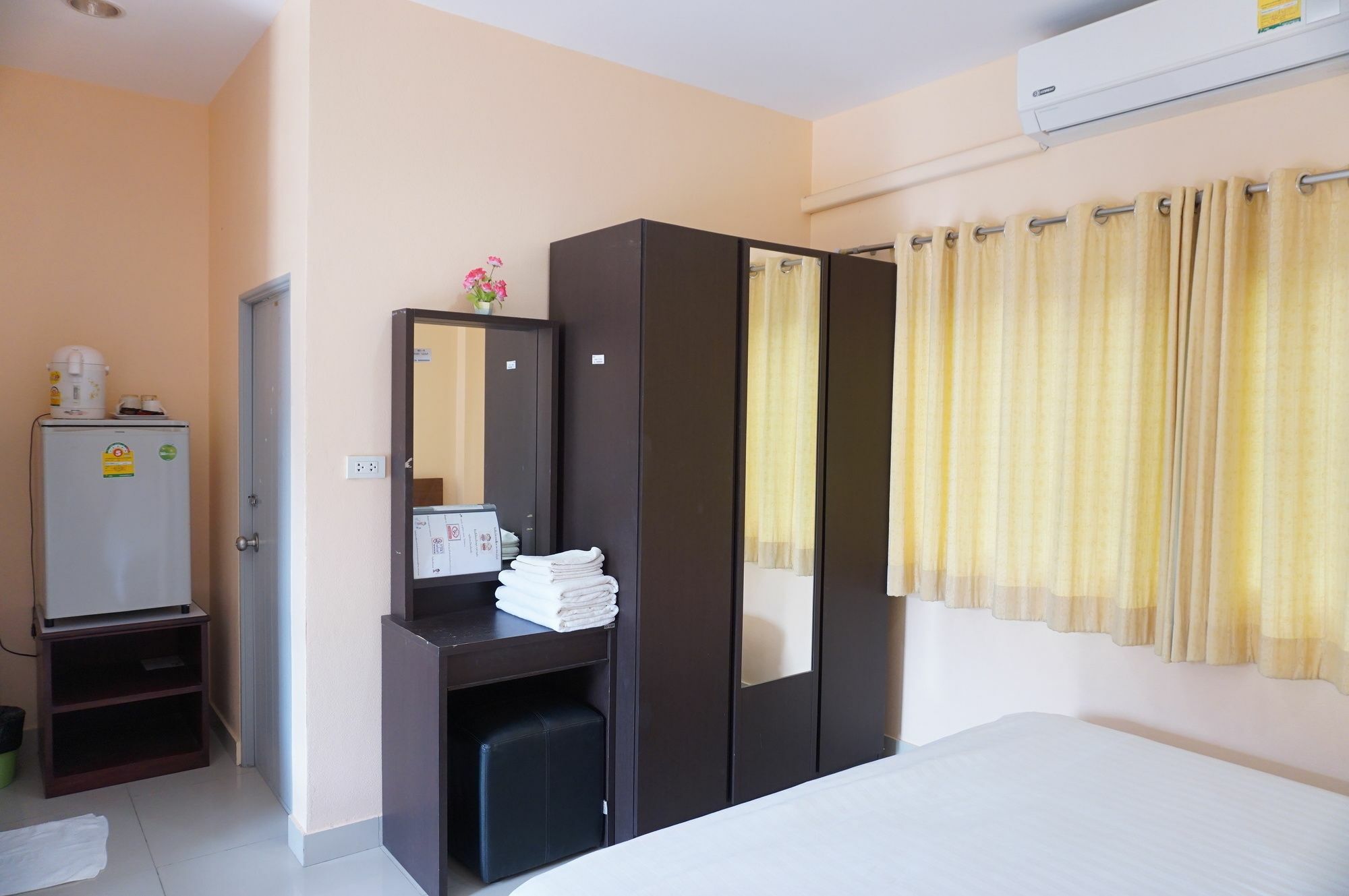 Jirasin Hotel & Apartment Ranong Exterior photo